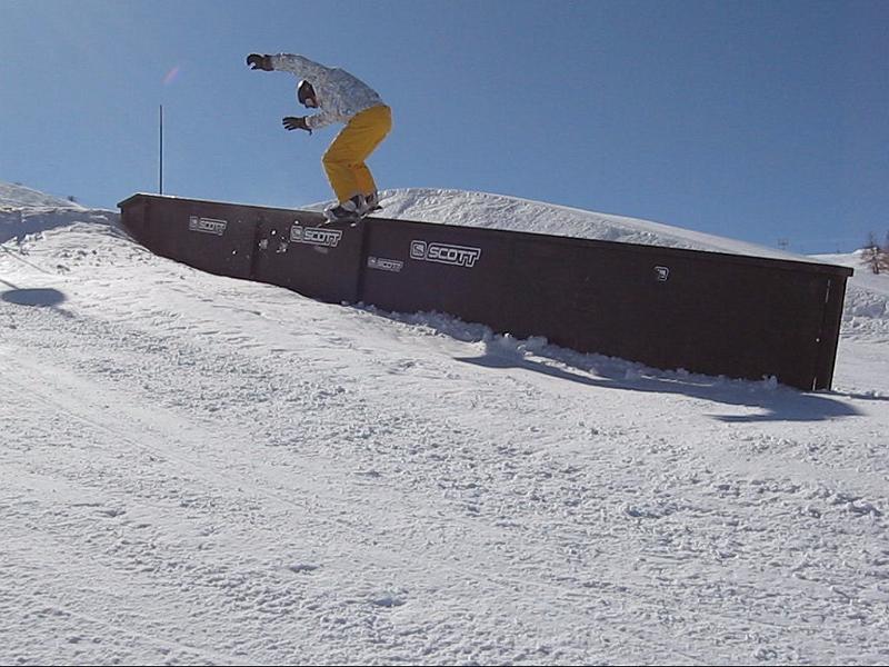 fs boardslide long rail.jpg